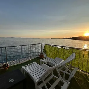 Kuk Apartmán